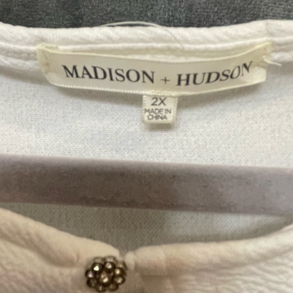 White womens blouse - Picture 4 of 5